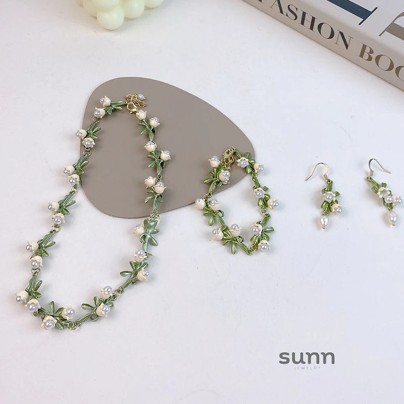 Kali Pearl Bellflower Set
