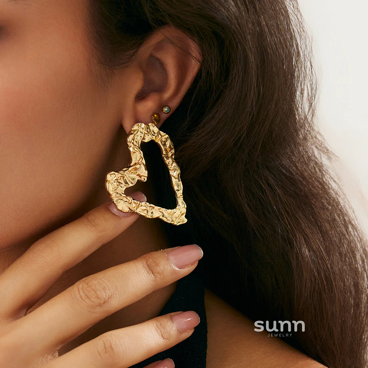Kalina Sculpted Heart Studs