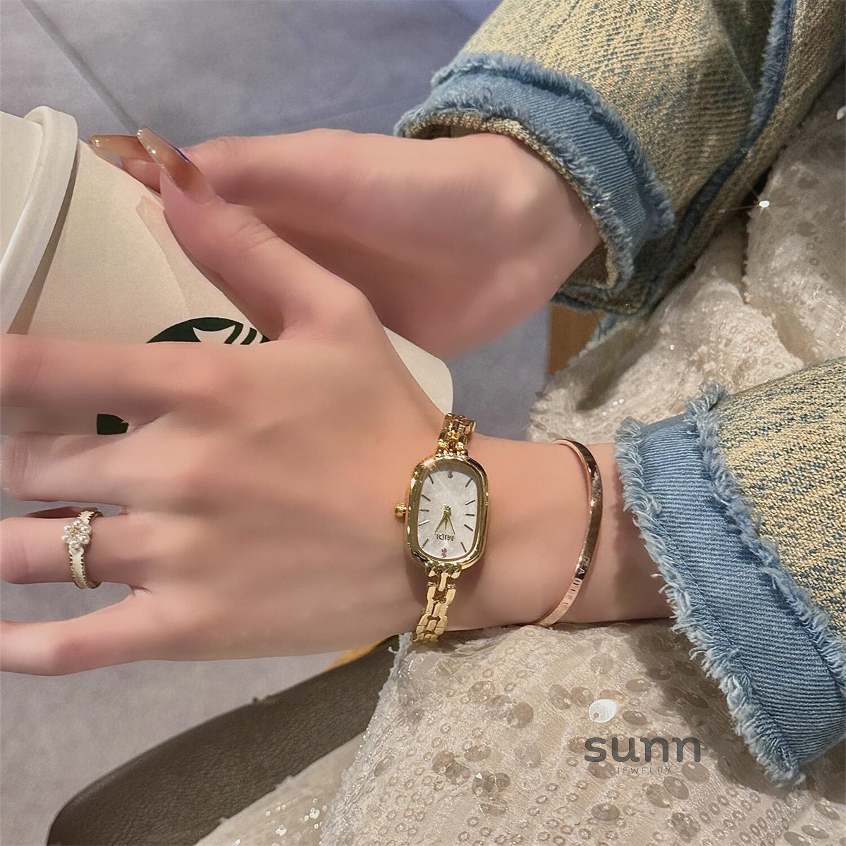 Kalise Mother-of-Pearl Bracelet Watch [VQGB9HFX]