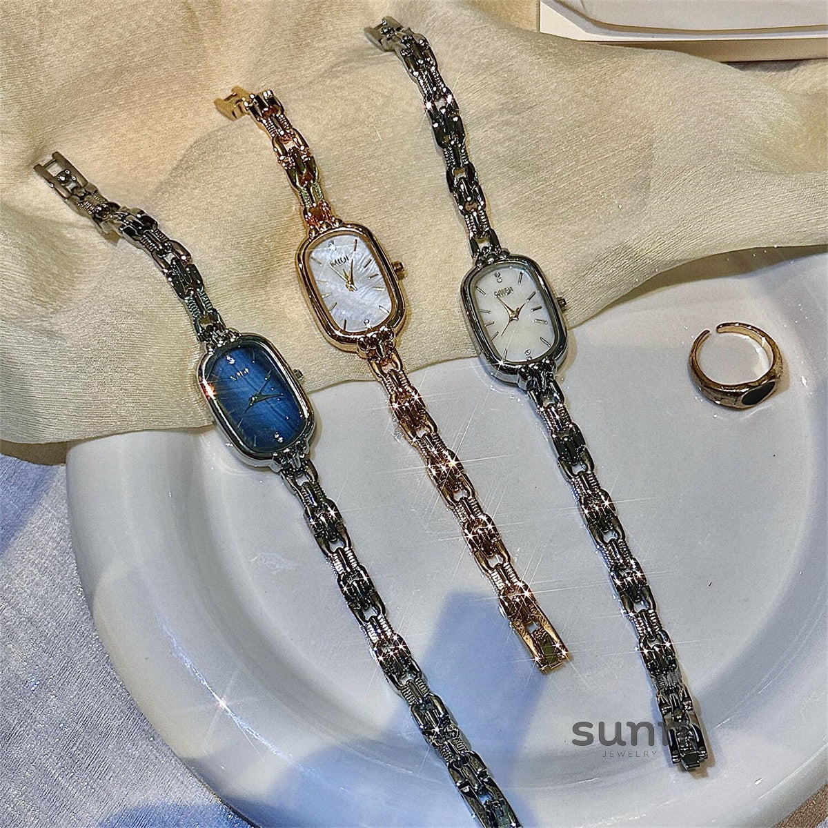 Kalise Mother-of-Pearl Bracelet Watch [ZE3GG78C]