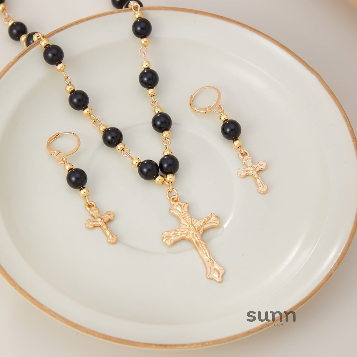 Kalista Gothic Beaded Cross Necklace [7BGIXWI9]