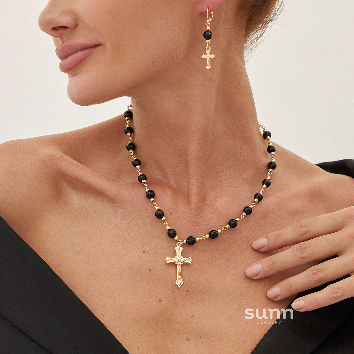 Kalista Gothic Beaded Cross Necklace [VLC3G77H]