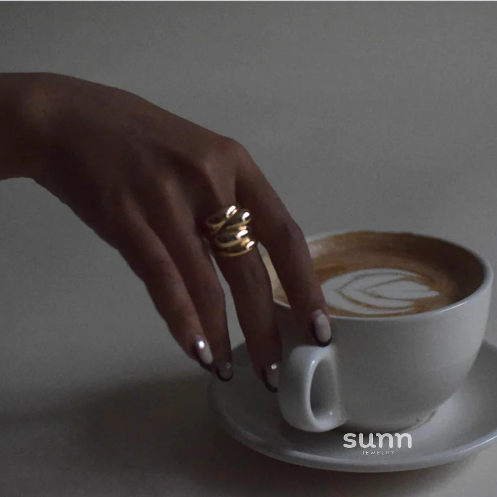 Kalli Fluid Teardrop Ring