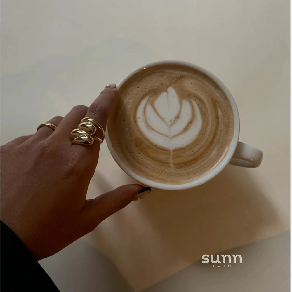 Kalli Fluid Teardrop Ring