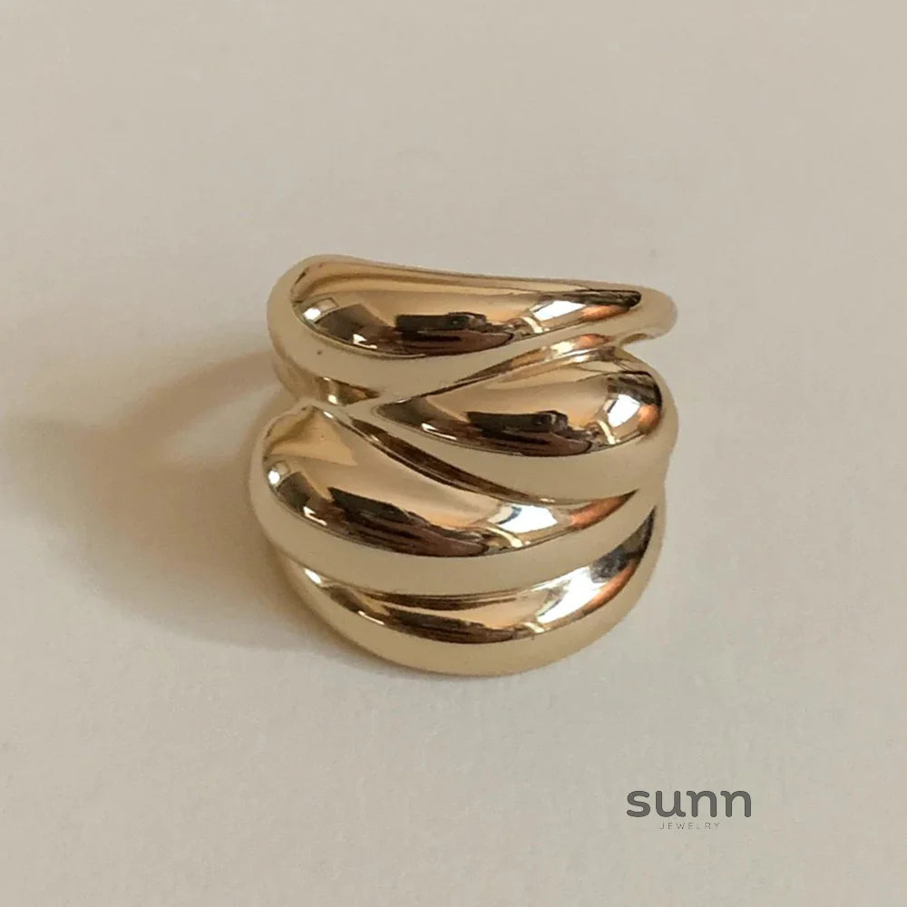 Kalli Fluid Teardrop Ring