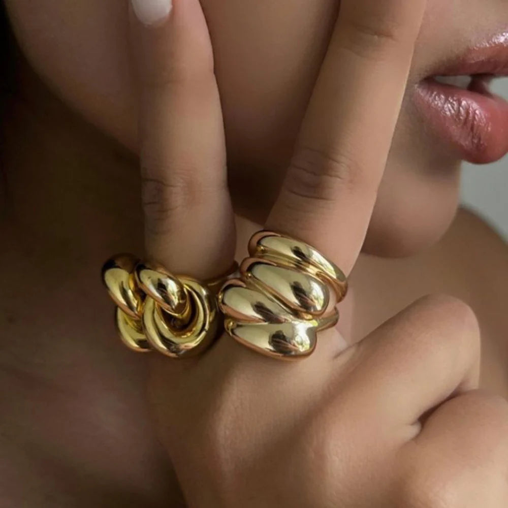 Kalli Fluid Teardrop Ring