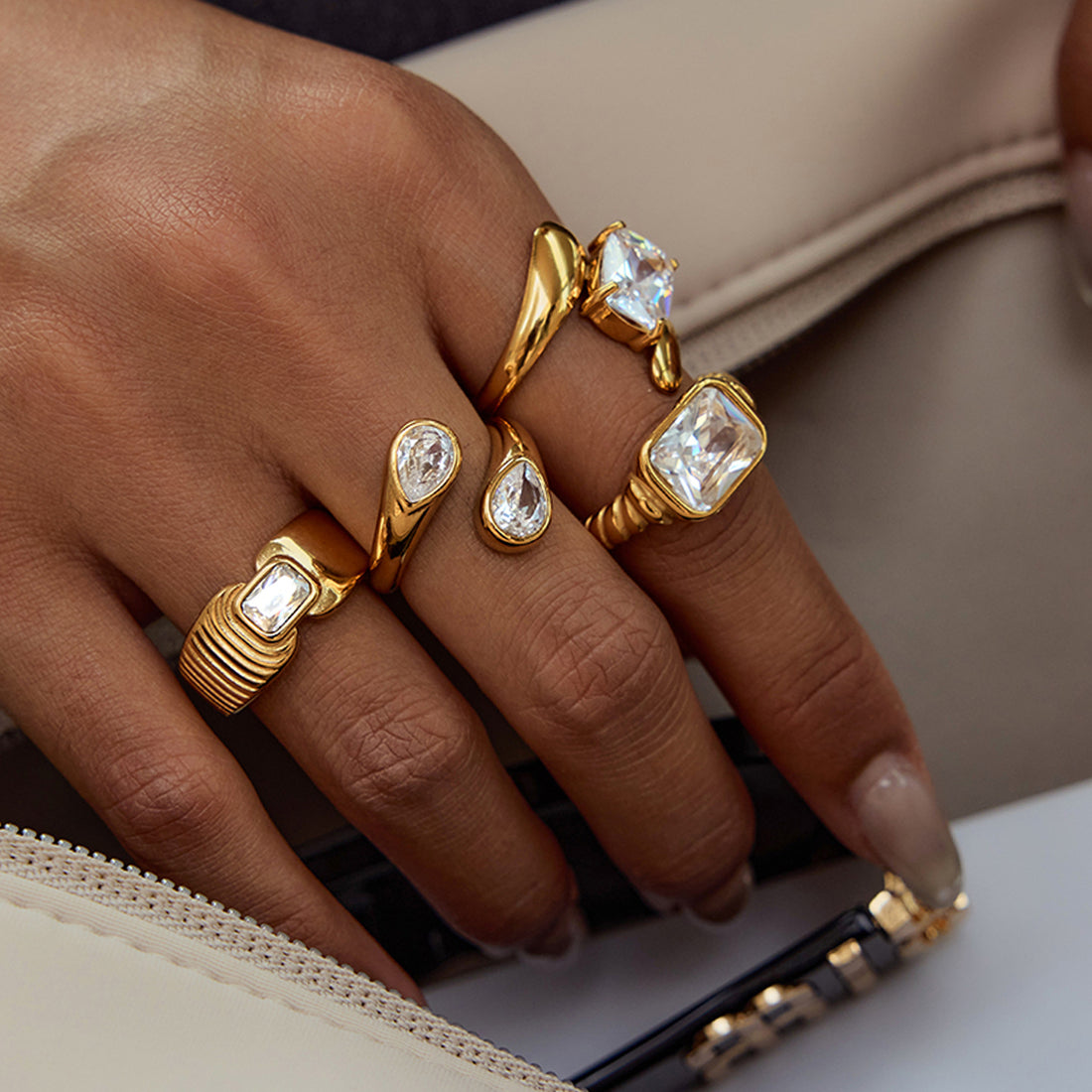 Kamari Geometric Zircon Ring [4A7B1Y7E]