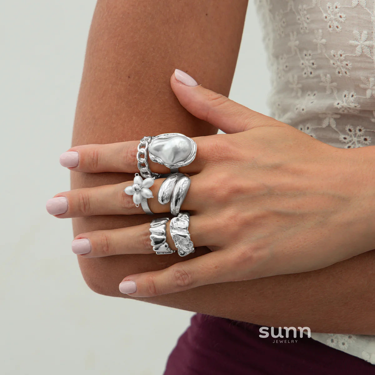 Kamaria Faux Pearl Floral Ring Set