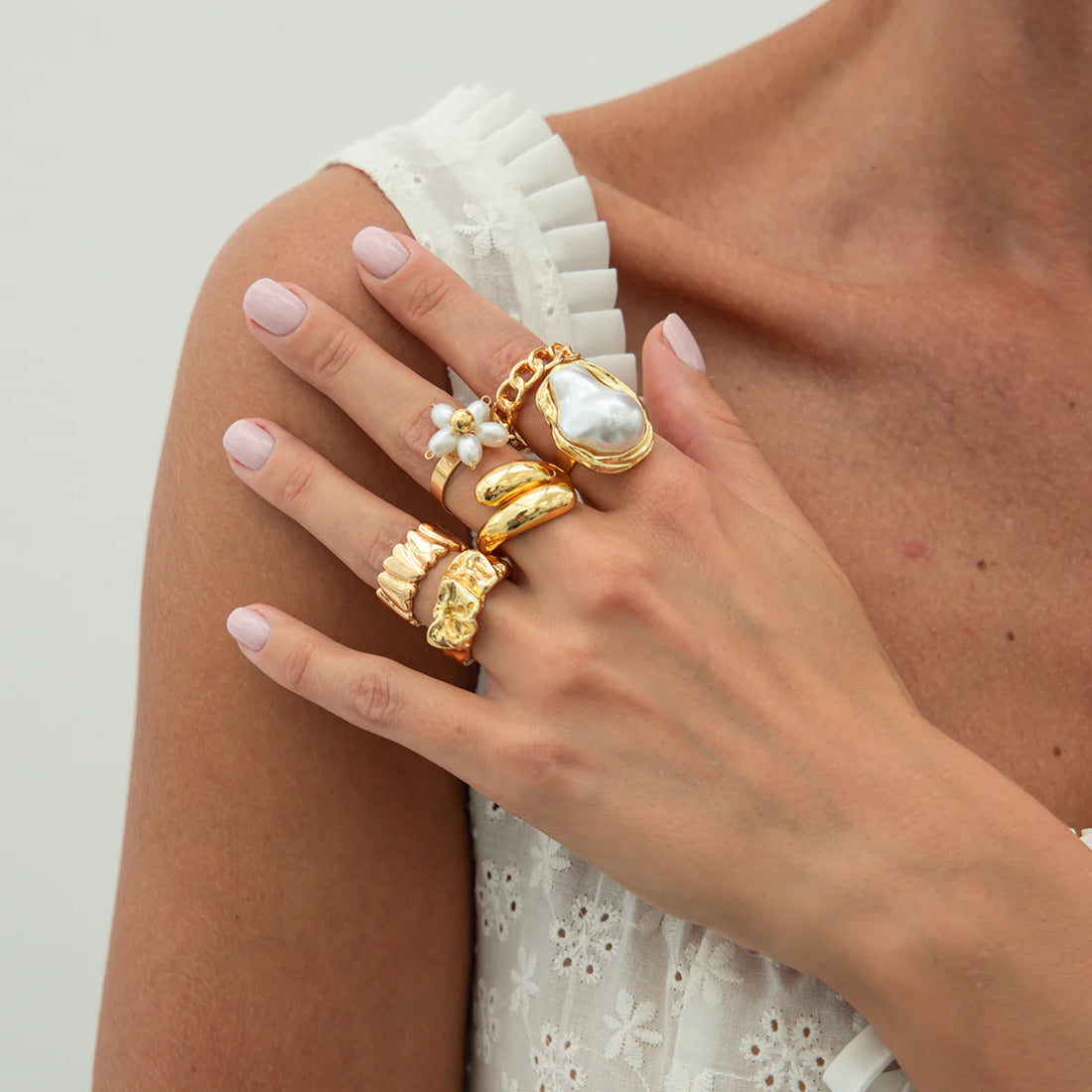 Kamaria Faux Pearl Floral Ring Set