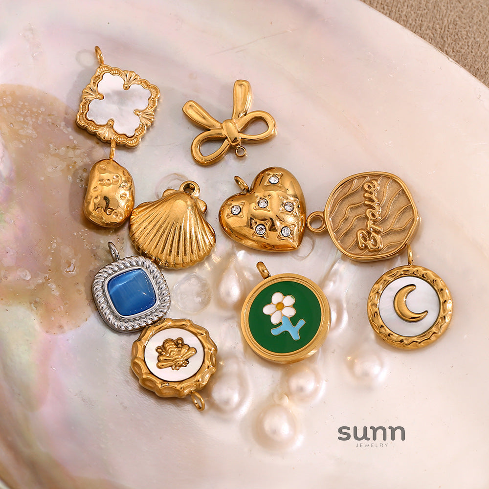 Kambri Luxe Charm Pendants [3Z44FG6L]