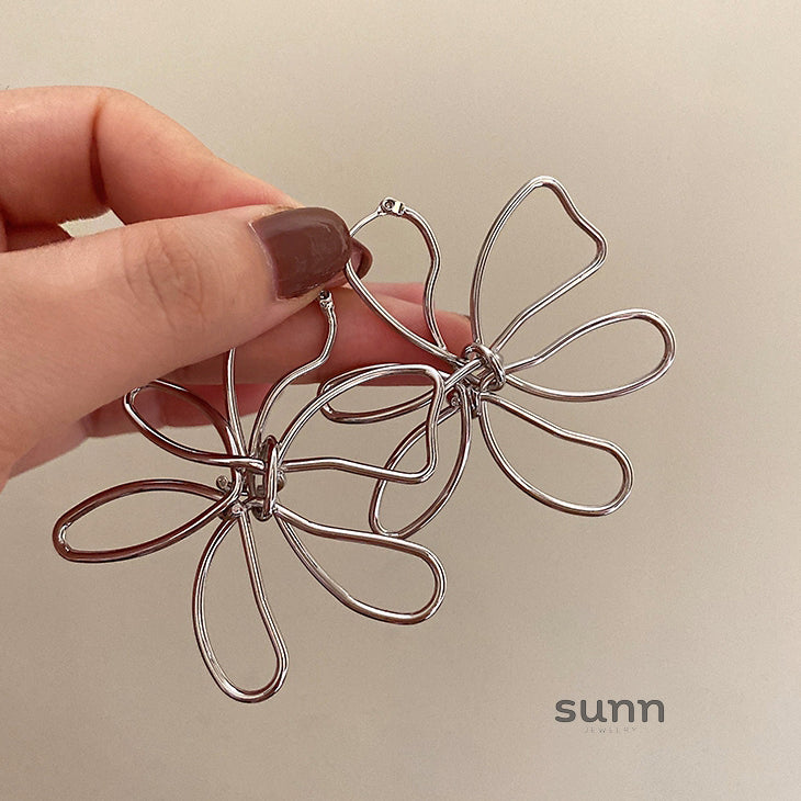 Kamea Petal Drop Earrings [NH6NWUAJ]
