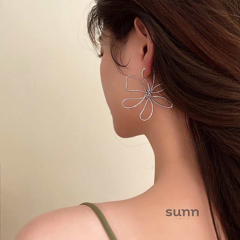 Kamea Petal Drop Earrings [M8S9HHE2]