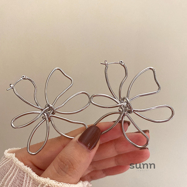 Kamea Petal Drop Earrings [G3J96XN7]