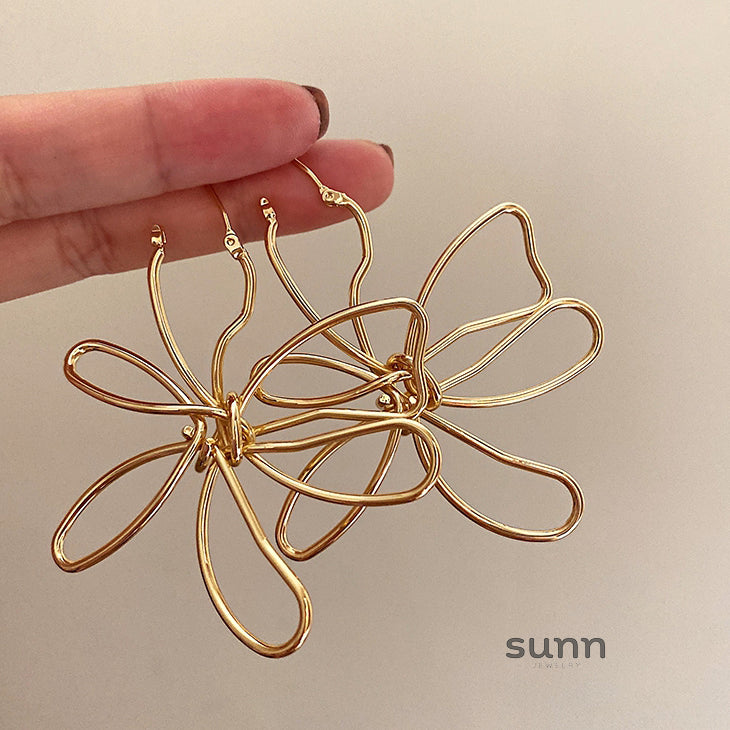 Kamea Petal Drop Earrings [NASS5Y7O]