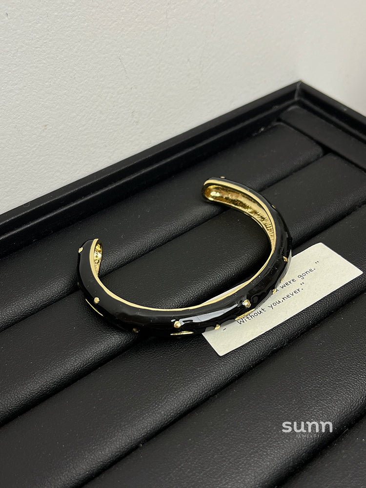 Kameron Contrast Enamel Cuff [WHE8X2XA]