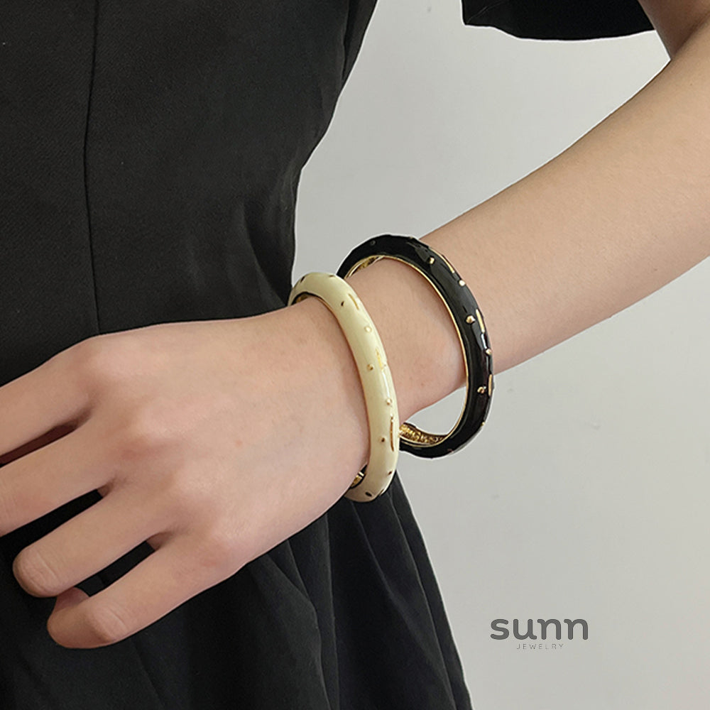 Kameron Contrast Enamel Cuff [RMPC55VN]