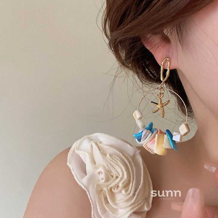 Kamila Iridescent Shell Dangles [UIMMGR8U]