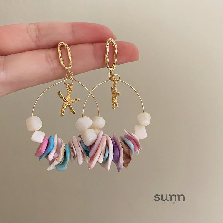 Kamila Iridescent Shell Dangles [PM76ER8J]