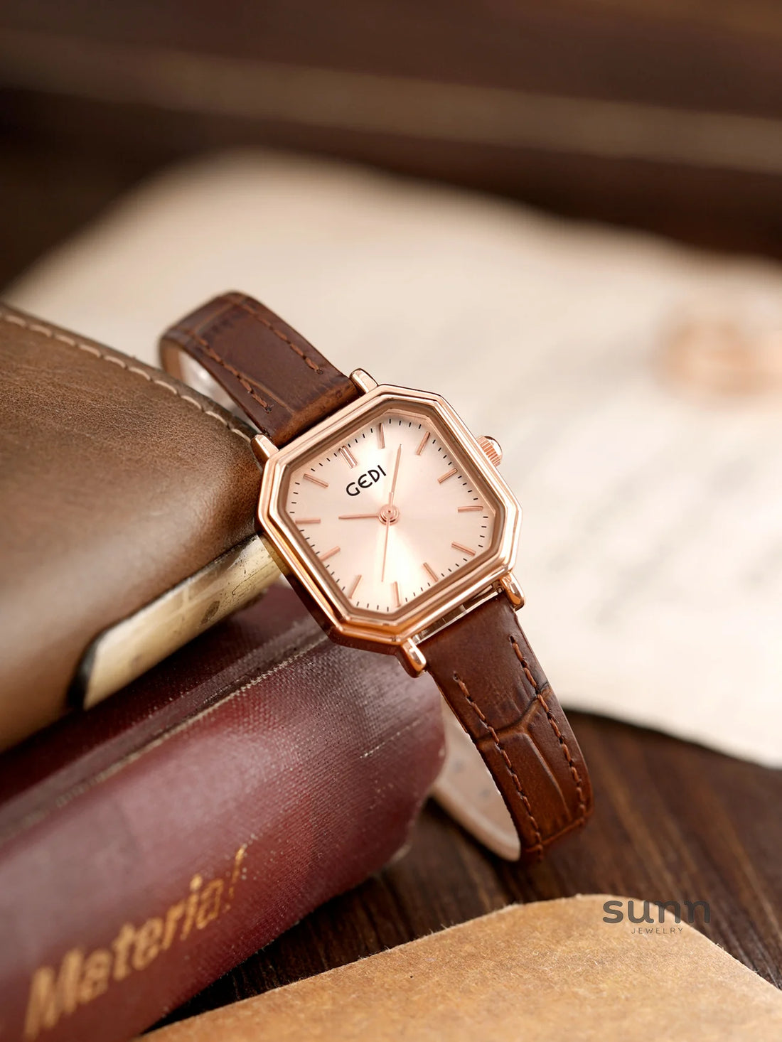 Kamilah Retro Square Watch