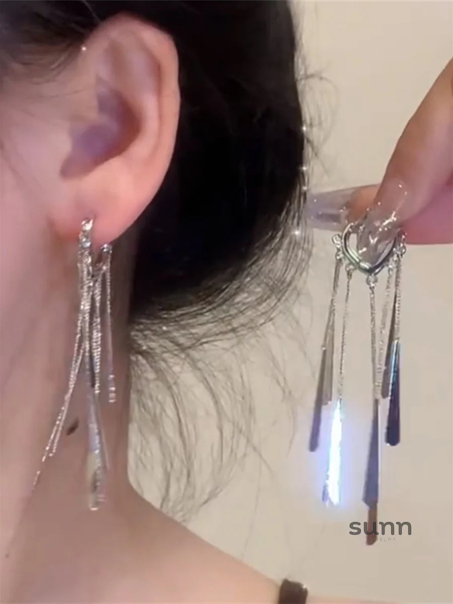 Kamille Heart Tassel Earrings