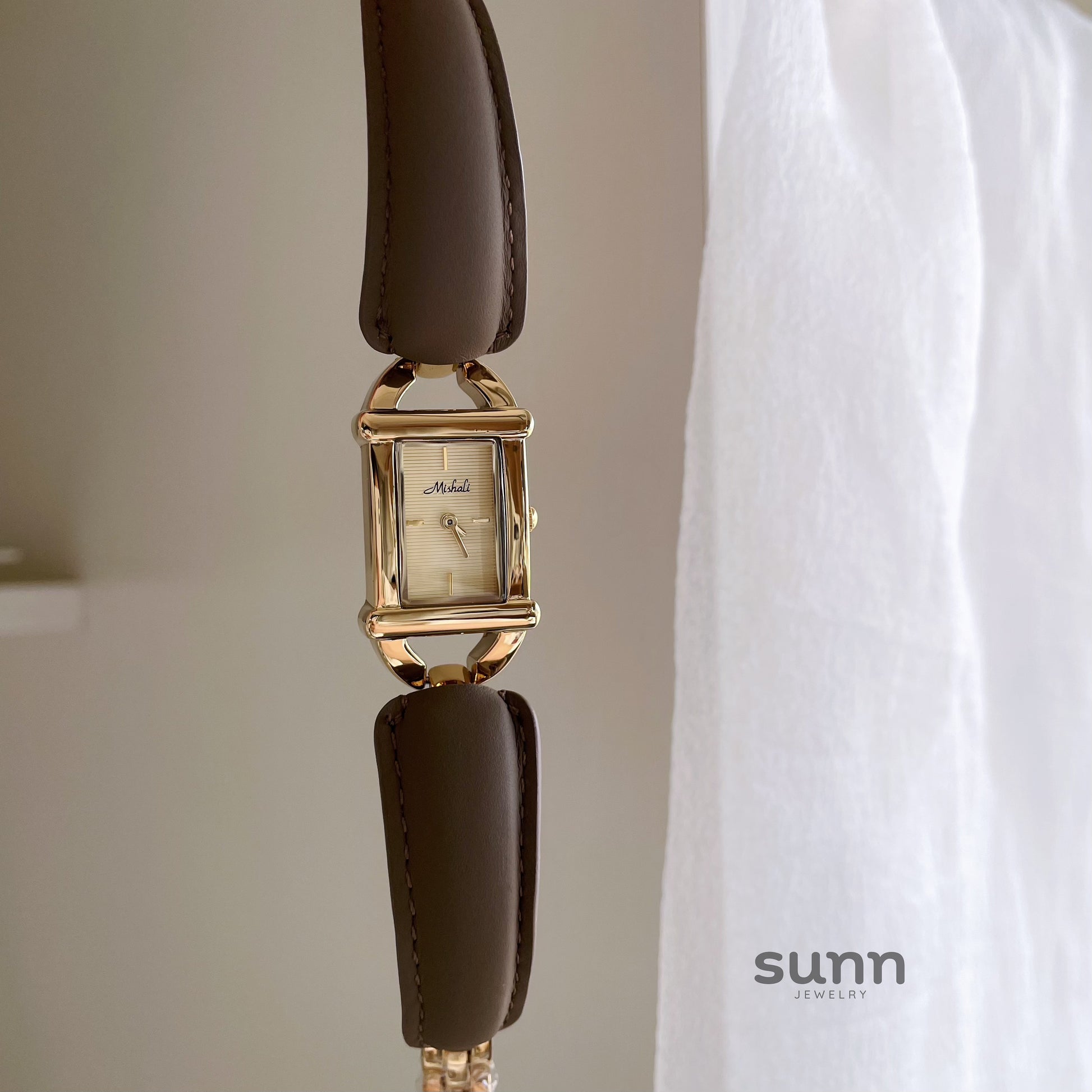 Kamille Rectangular Bracelet Watch [L8W5E8ME]