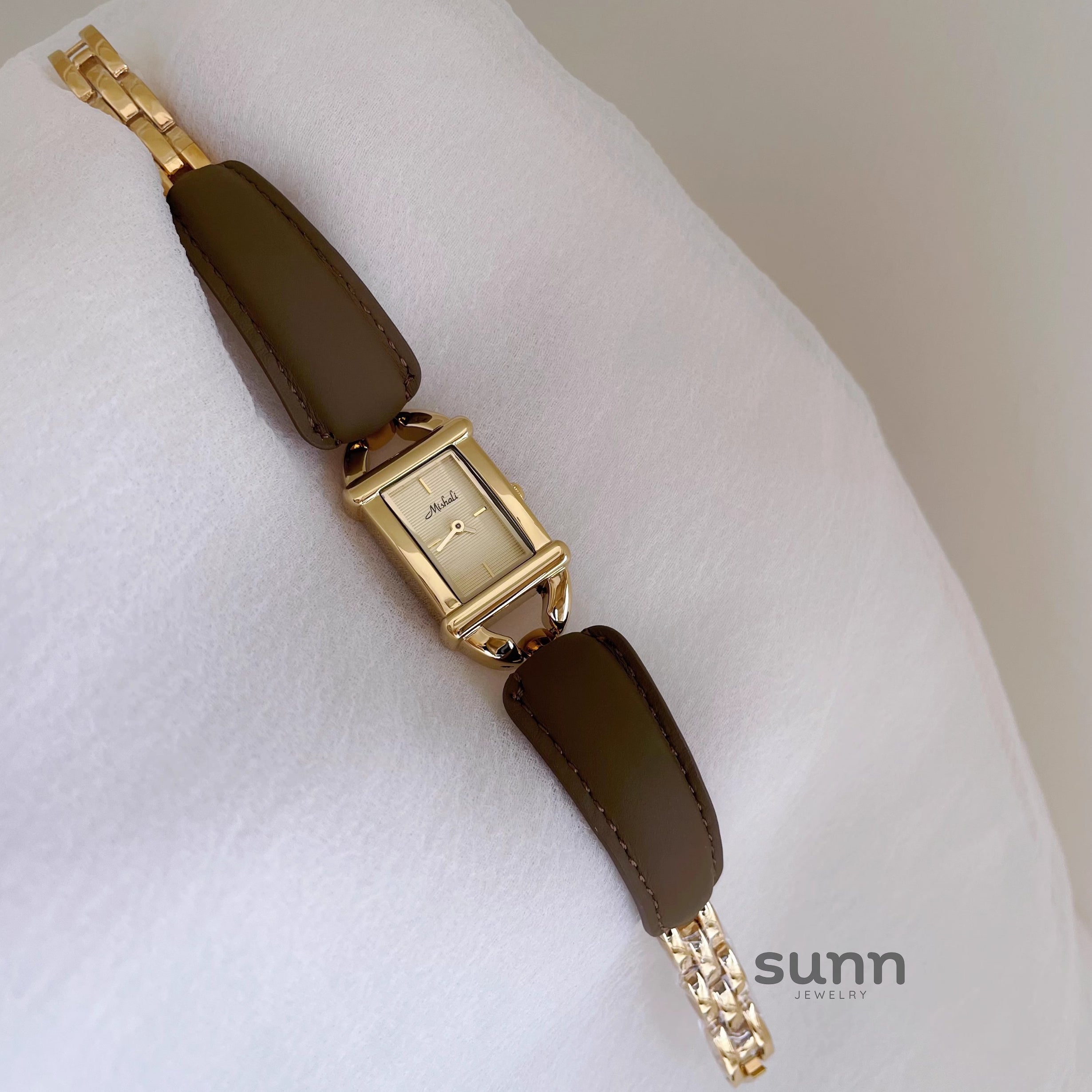 Kamille Rectangular Bracelet Watch [ZAEF9OKK]