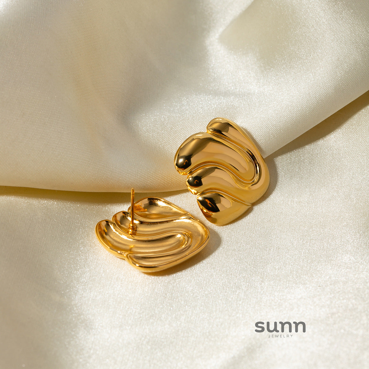 Kamiyah Sculptural Asymmetric Studs [PWCROR2H]
