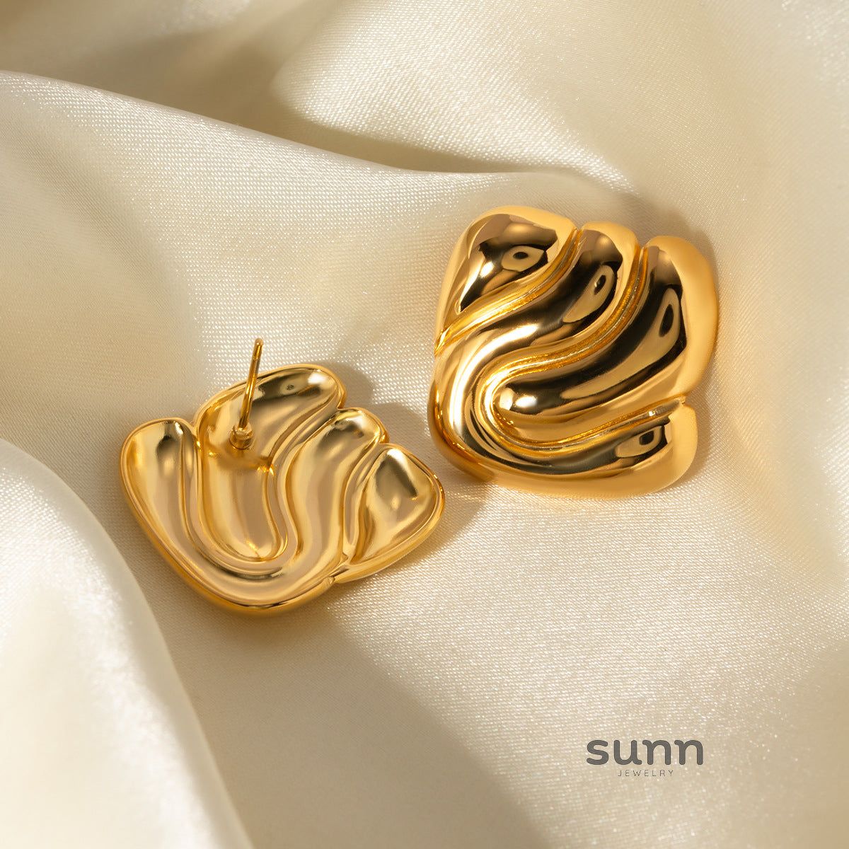 Kamiyah Sculptural Asymmetric Studs [T2IMHOOV]