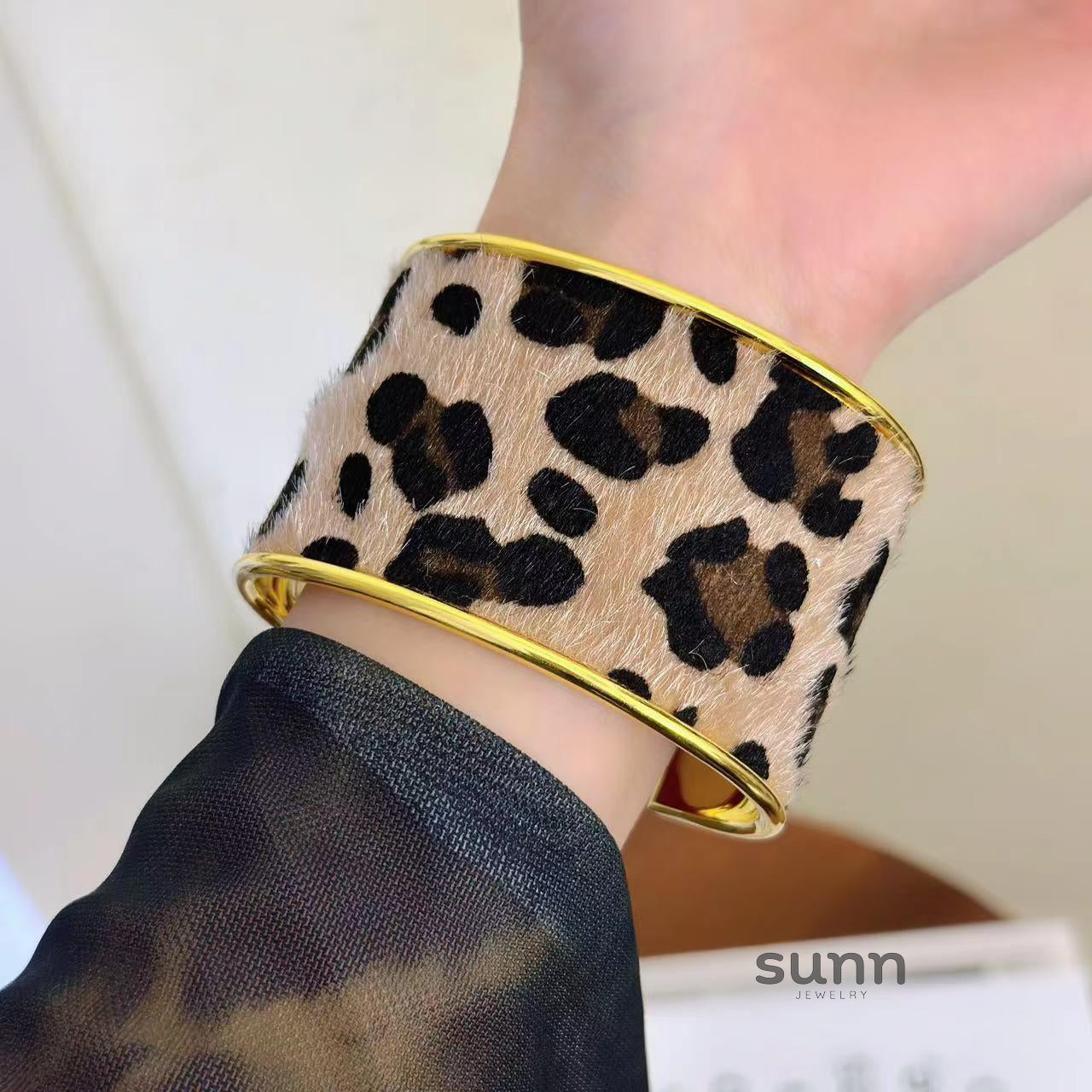 Kamree Leopard Cuff Bracelet [H0UUJ80D]