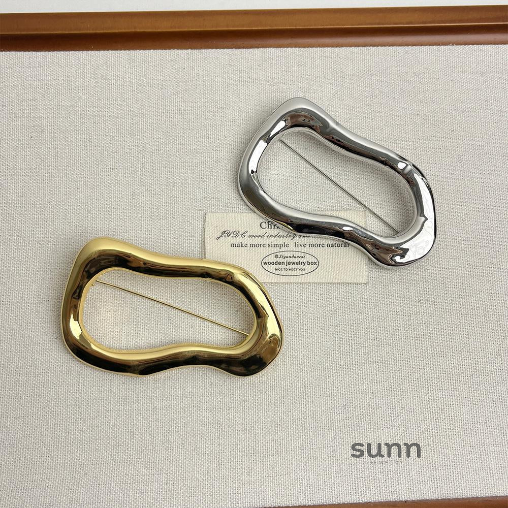 Kamri Asymmetrical Geometric Brooch [JTLYVTBG]