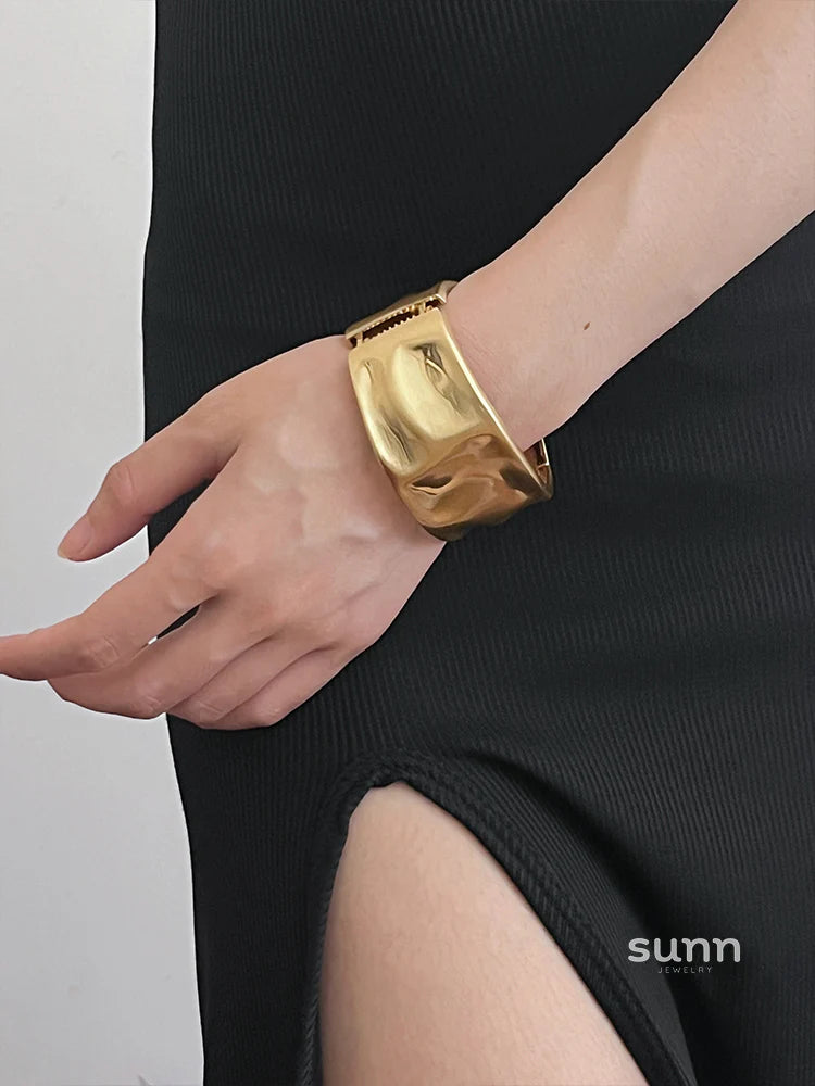 Kamryn Wide Metal Arm Cuff