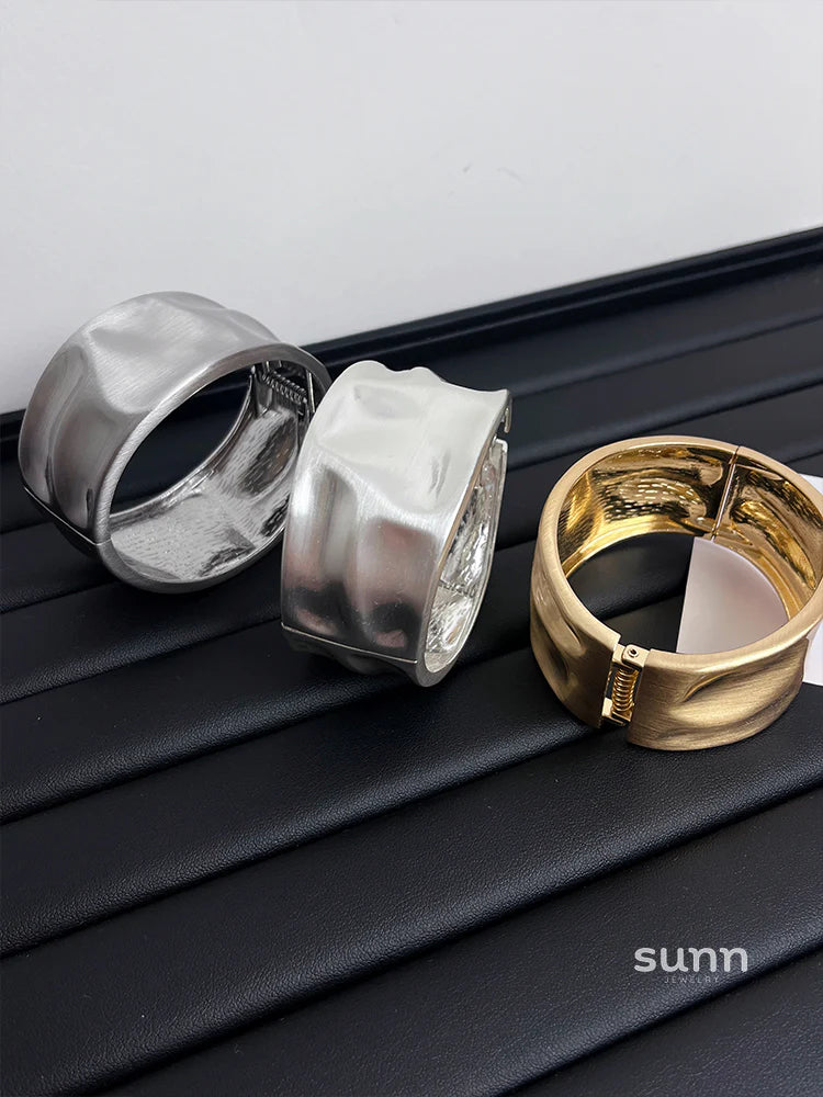 Kamryn Wide Metal Arm Cuff