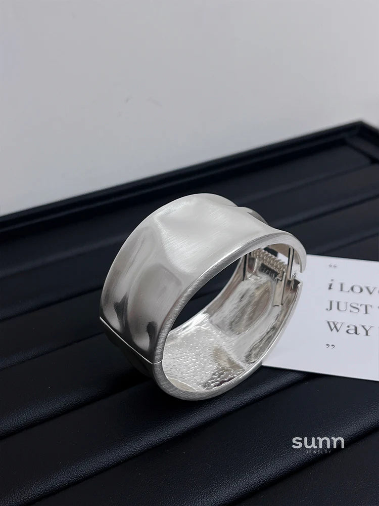 Kamryn Wide Metal Arm Cuff