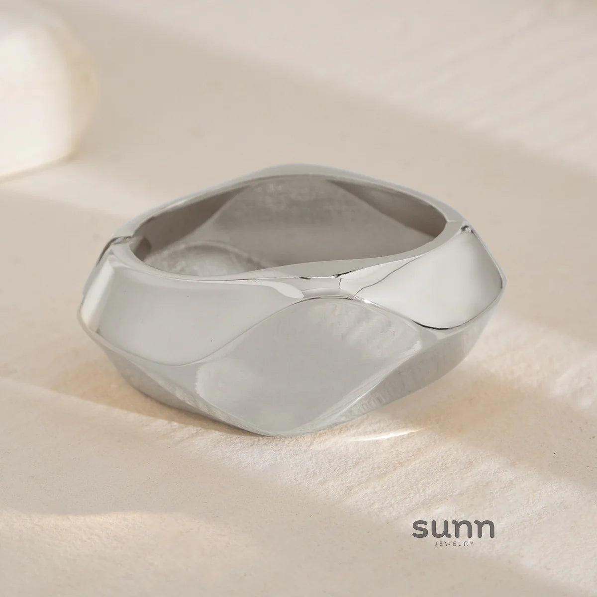 Kamya Metal Cuff Bracelet