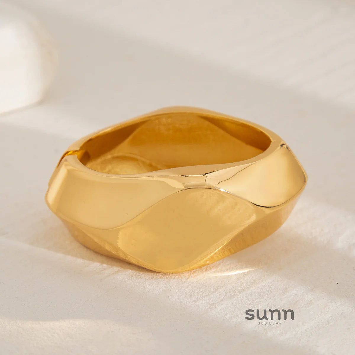 Kamya Metal Cuff Bracelet