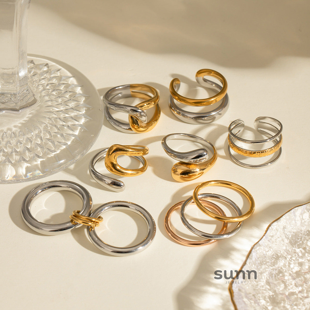 Kaniyah Two-Tone Titanium Ring [2YS0DC98]