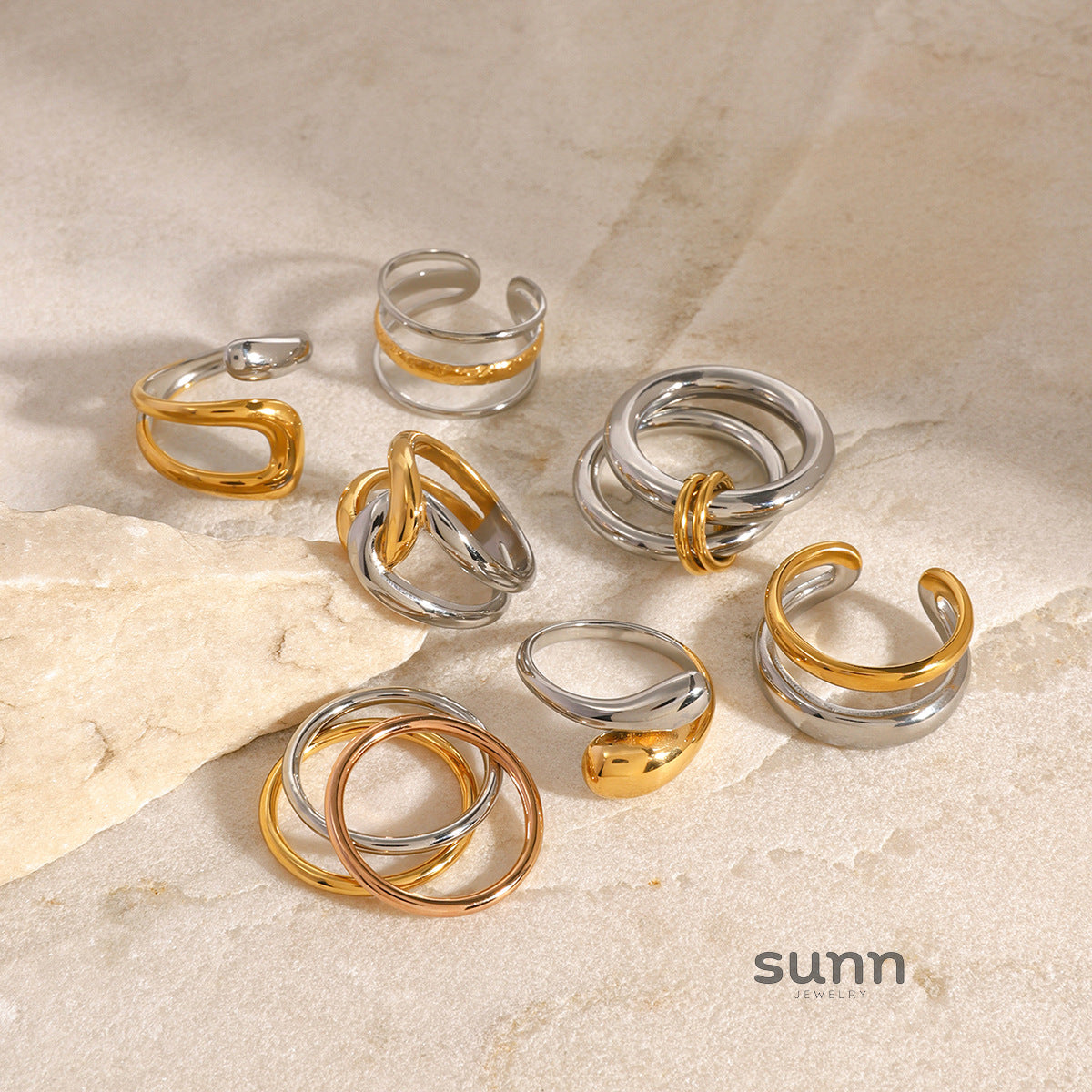 Kaniyah Two-Tone Titanium Ring [U75IN3MB]