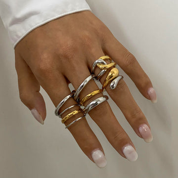 Kaniyah Two-Tone Titanium Ring [V8PCXT89]
