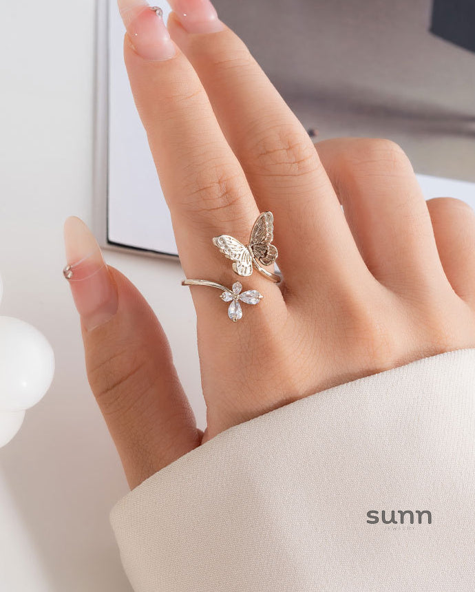 Karah Butterfly Open Ring [QZKI5R8X]