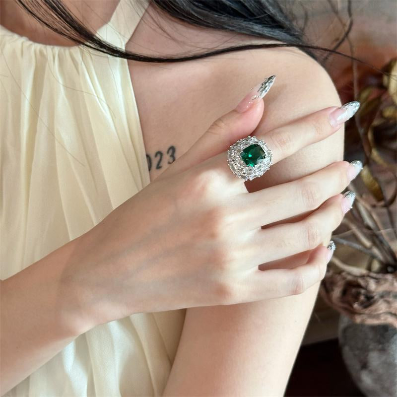 Kari Emerald Palace Ring [TY5266EA]