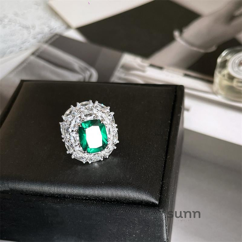 Kari Emerald Palace Ring [LURIIC5T]