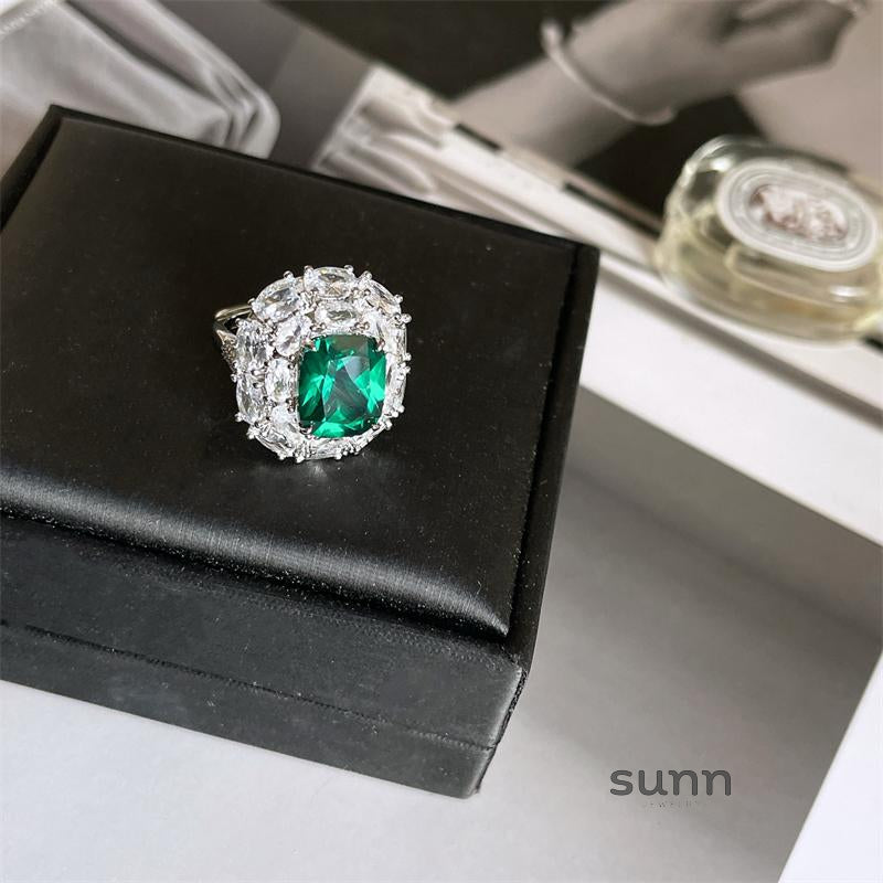 Kari Emerald Palace Ring [IJVPXWMI]