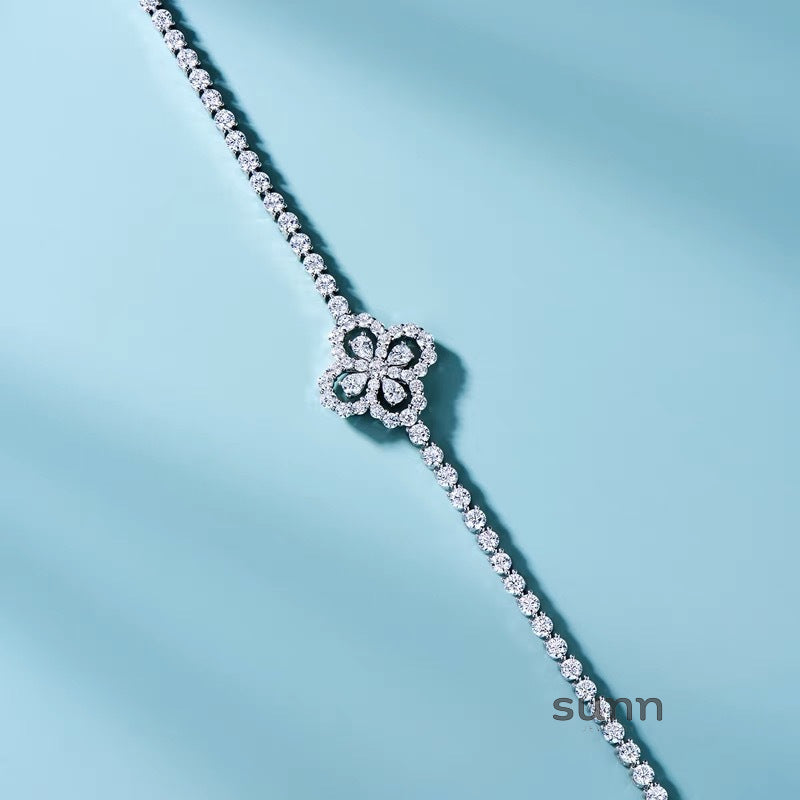 Karina Clover Zircon Bracelet [74BORJI0]