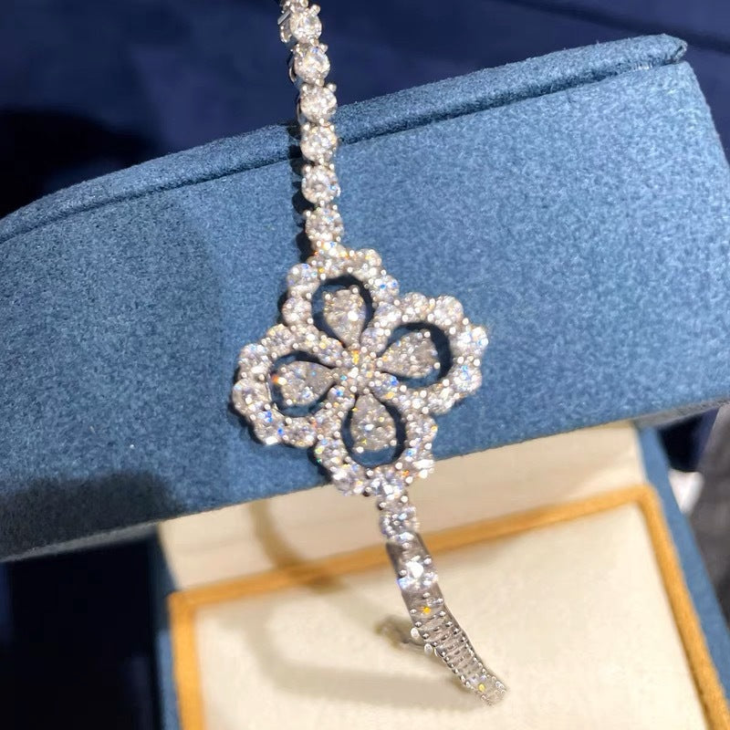 Karina Clover Zircon Bracelet [18PMS1N9]