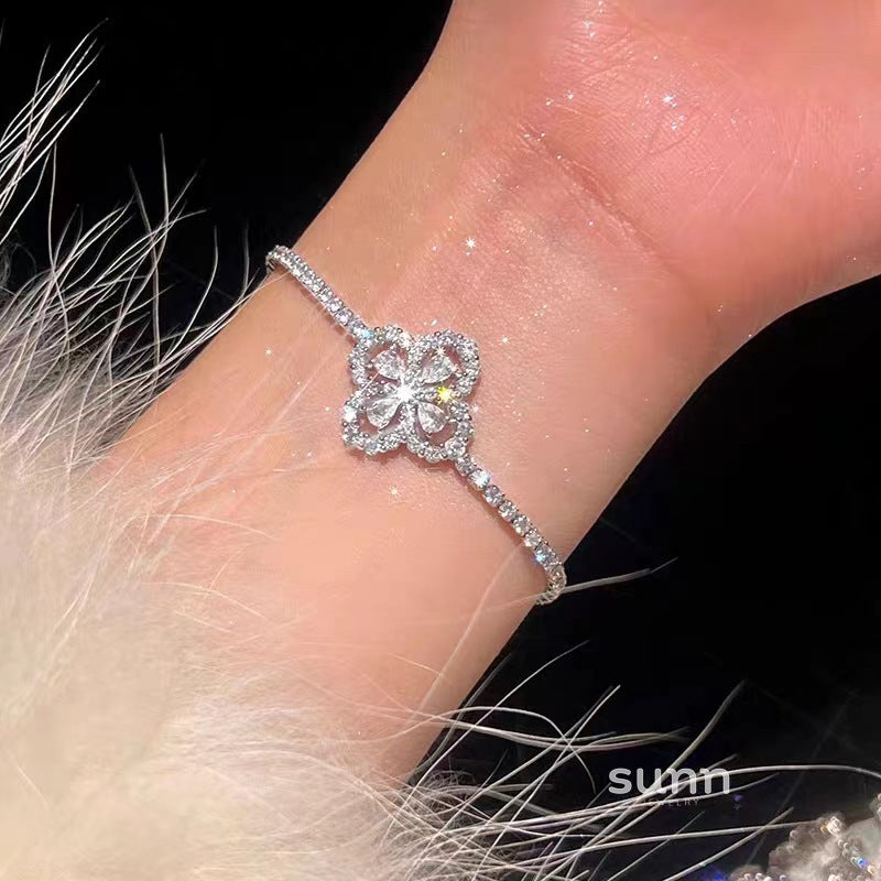 Karina Clover Zircon Bracelet [7FD5UC44]
