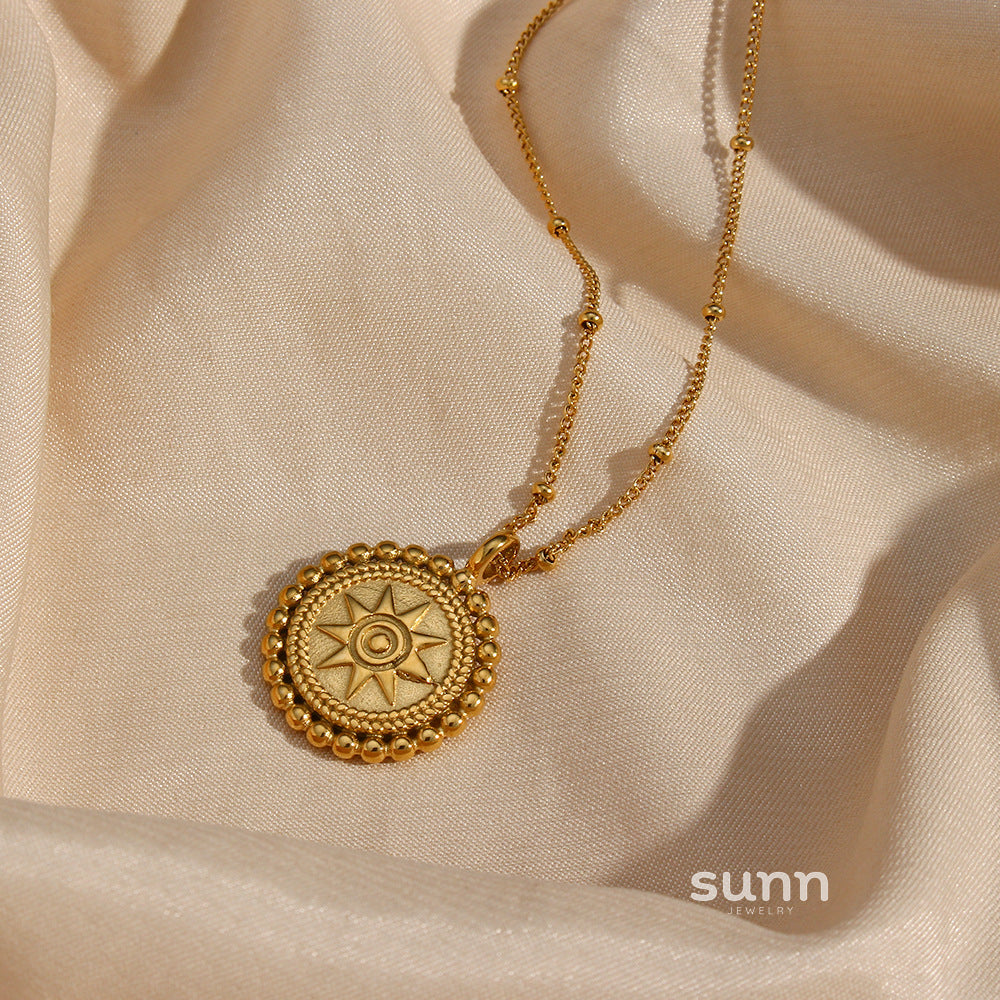 Karissa Star Disc Necklace [D2N0JO10]