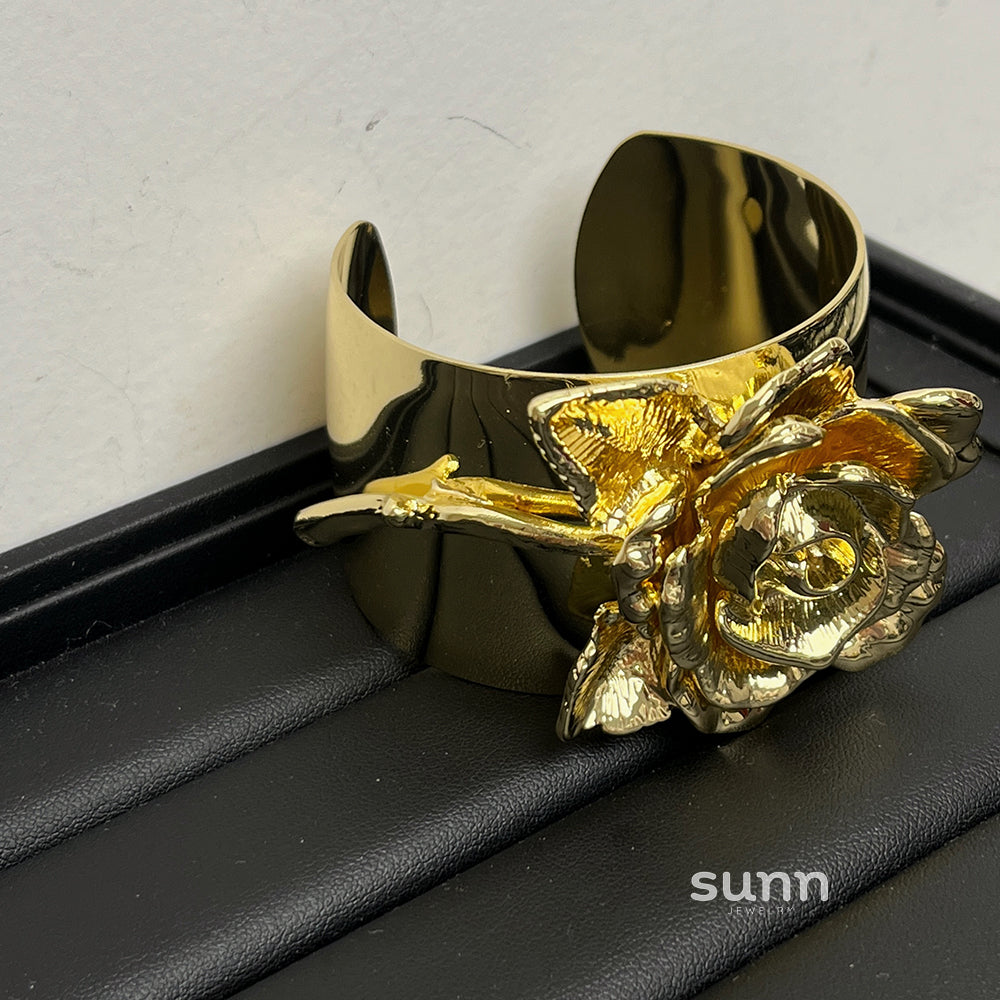 Karoline Medieval Rose Cuff [YGYE168E]