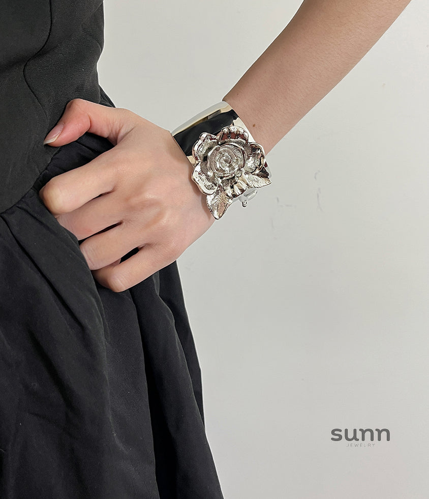 Karoline Medieval Rose Cuff [H0KH5ENE]