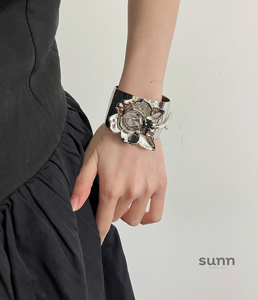 Karoline Medieval Rose Cuff [8SXF00YV]