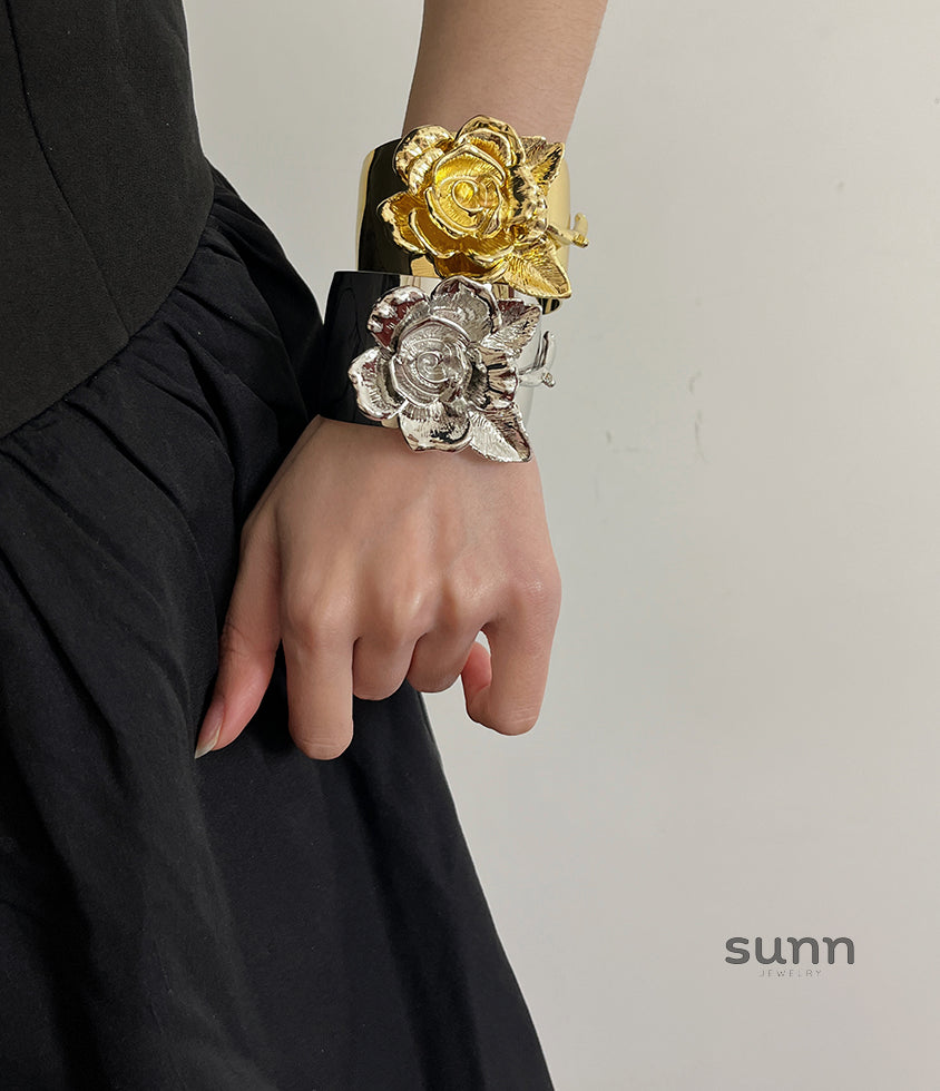 Karoline Medieval Rose Cuff [YLQ4SL7J]